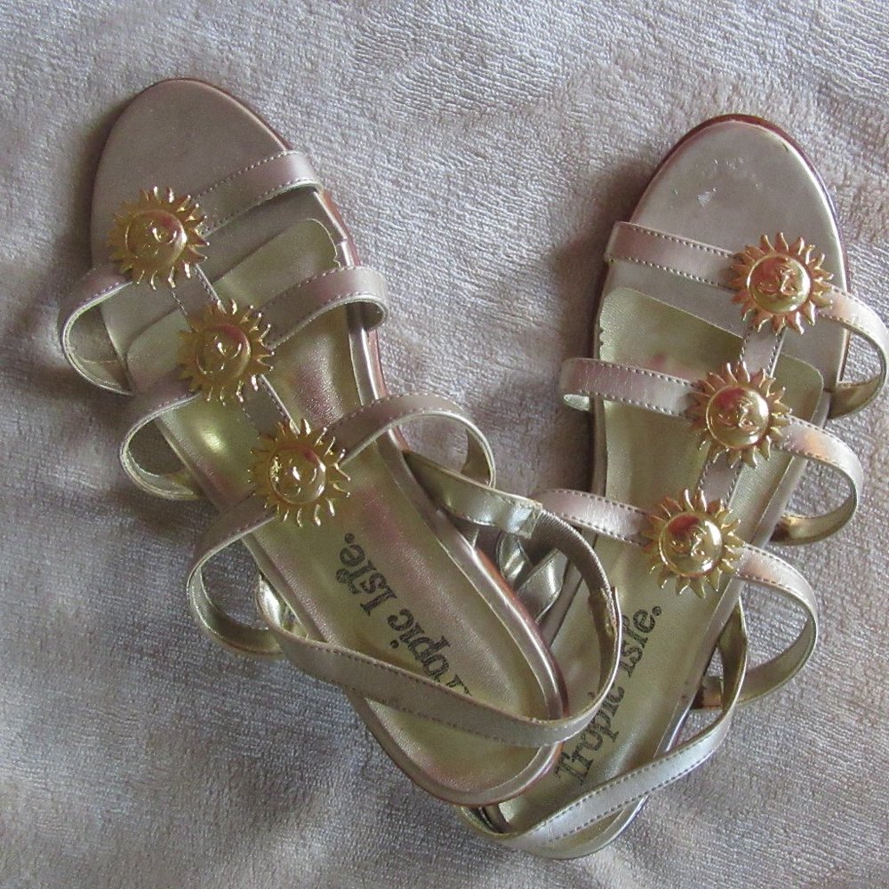 Vintage 90s Tropic Isle Strappy Sandals with Gold Suns Size 7